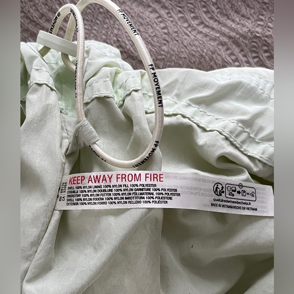 🆕 Free People Movement Sight Seein’ puffer vest in mint green size XS - Picture 9 of 11